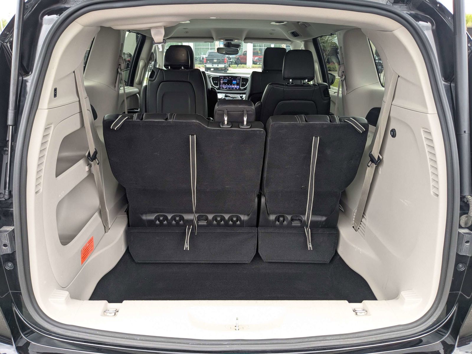 Used 2024 Chrysler Pacifica - photo 11