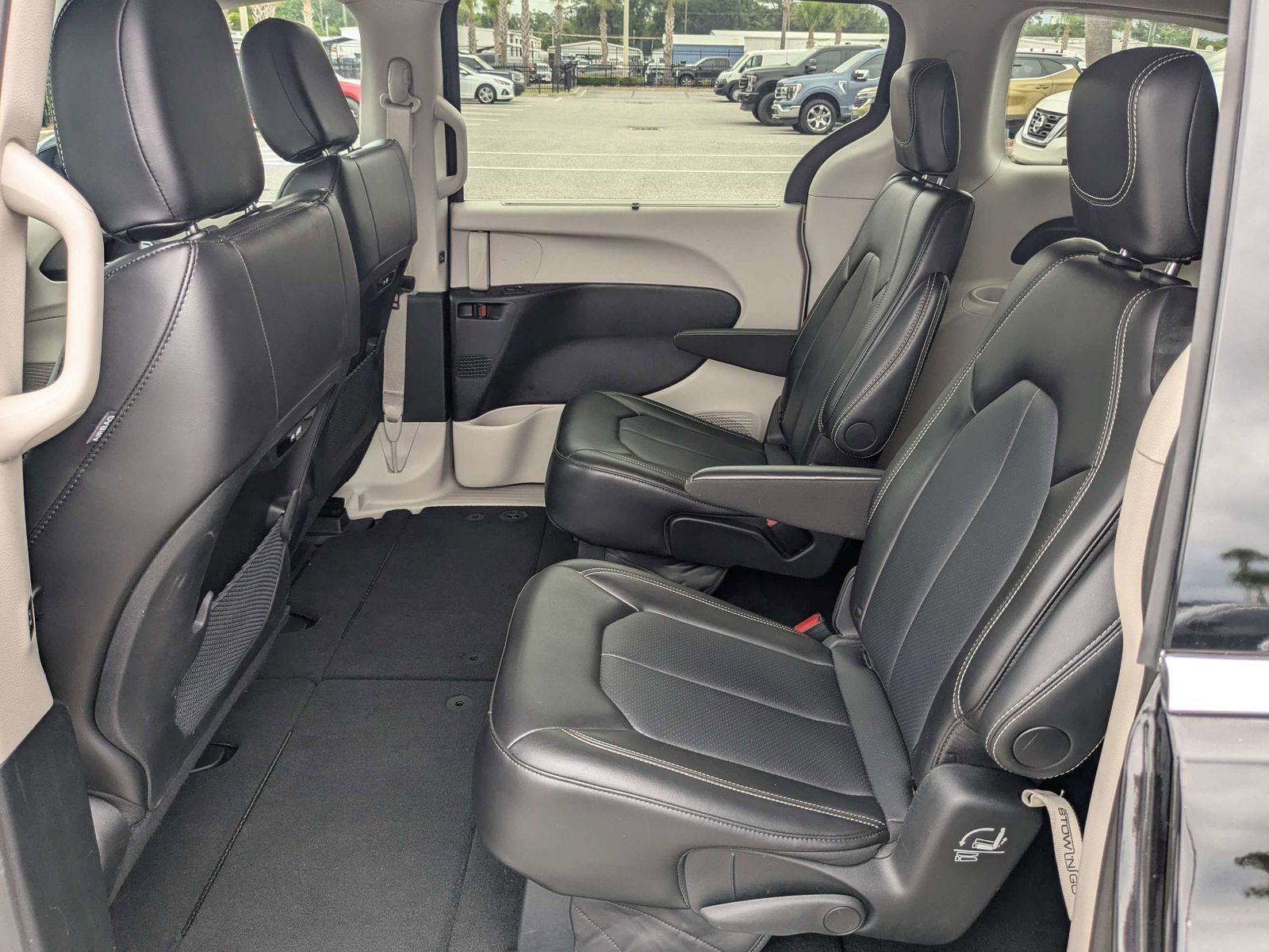 Used 2024 Chrysler Pacifica - photo 12
