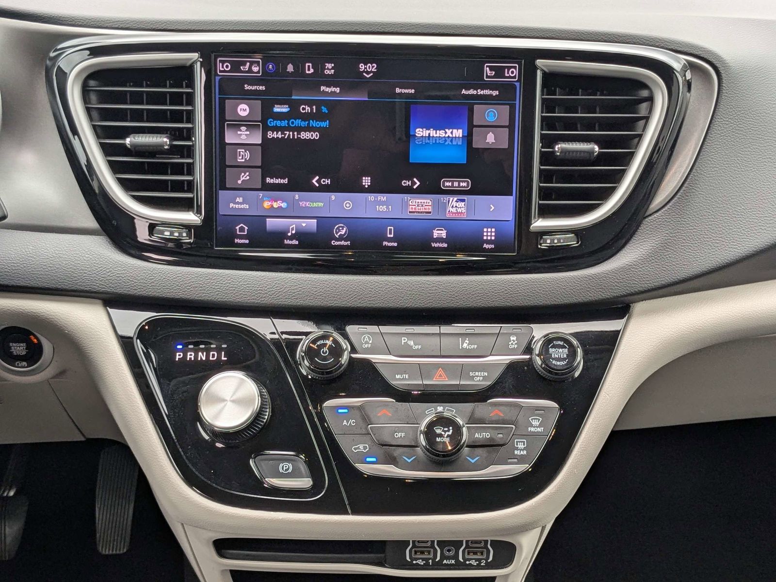 Used 2024 Chrysler Pacifica - photo 16