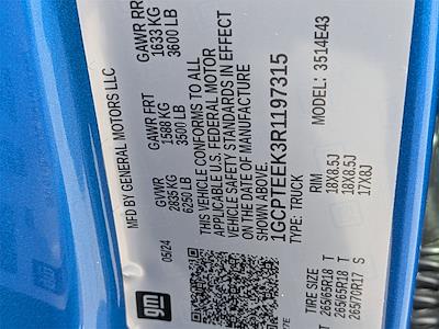 Used 2024 Chevrolet Colorado - photo 1