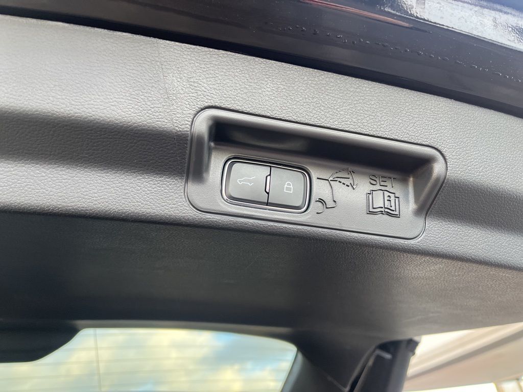 Used 2025 Ford Explorer - photo 22