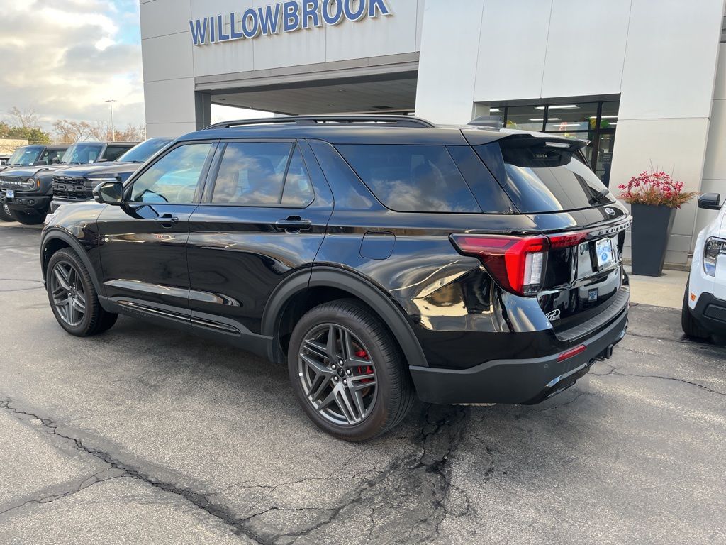 Used 2025 Ford Explorer - photo 6