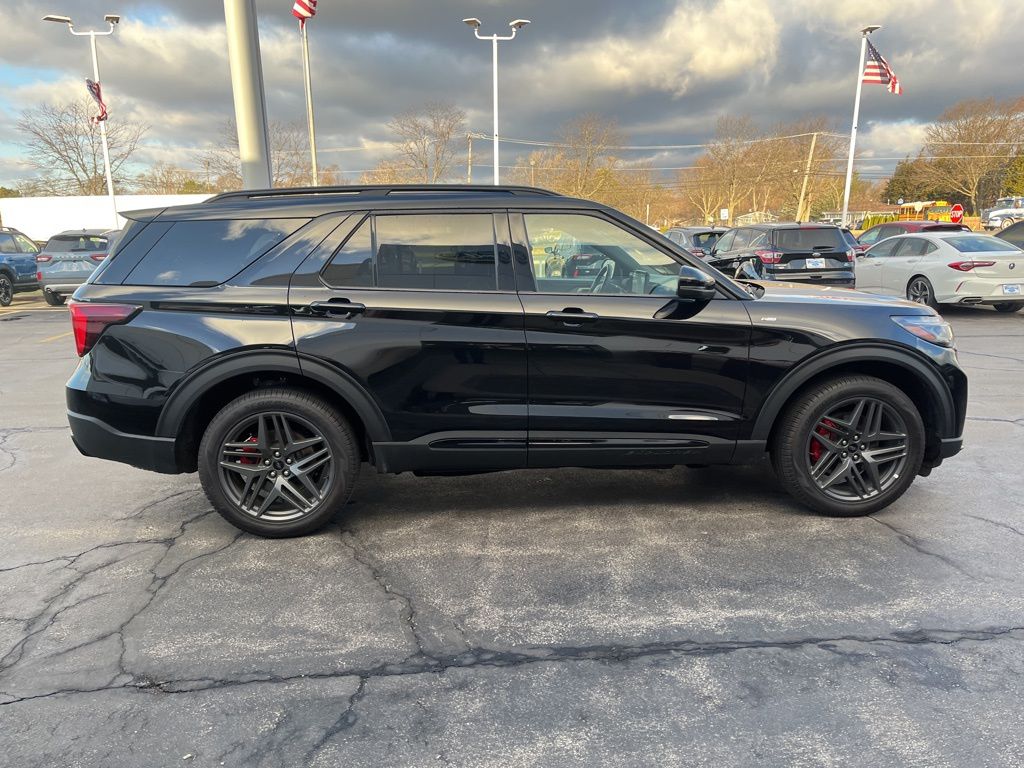 Used 2025 Ford Explorer - photo 9