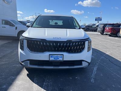 Used 2025 Kia Carnival - photo 1