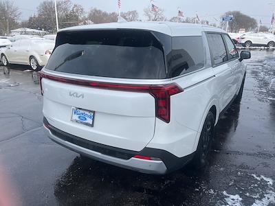 Used 2025 Kia Carnival - photo 1