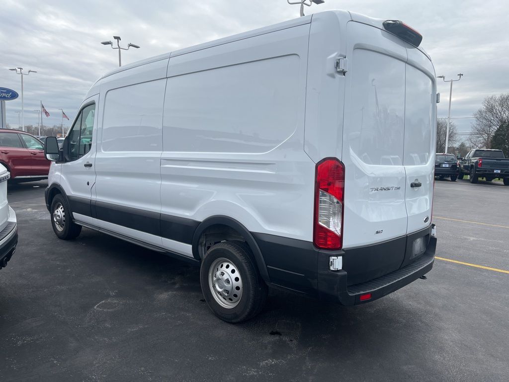 Used 2023 Ford Transit 250 - photo 2