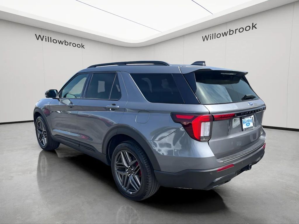 Used 2025 Ford Explorer - photo 5