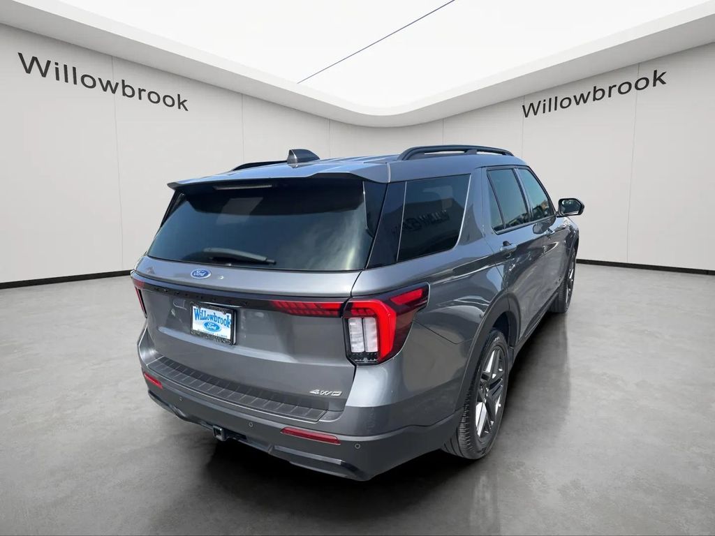 Used 2025 Ford Explorer - photo 7