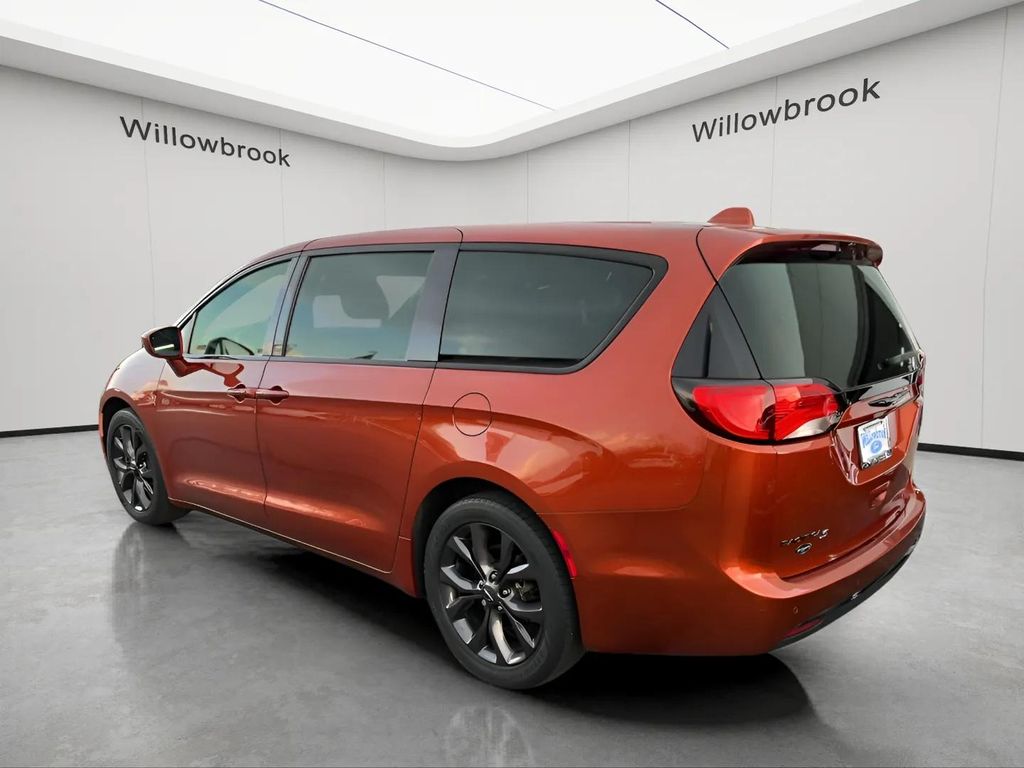 Used 2018 Chrysler Pacifica - photo 5