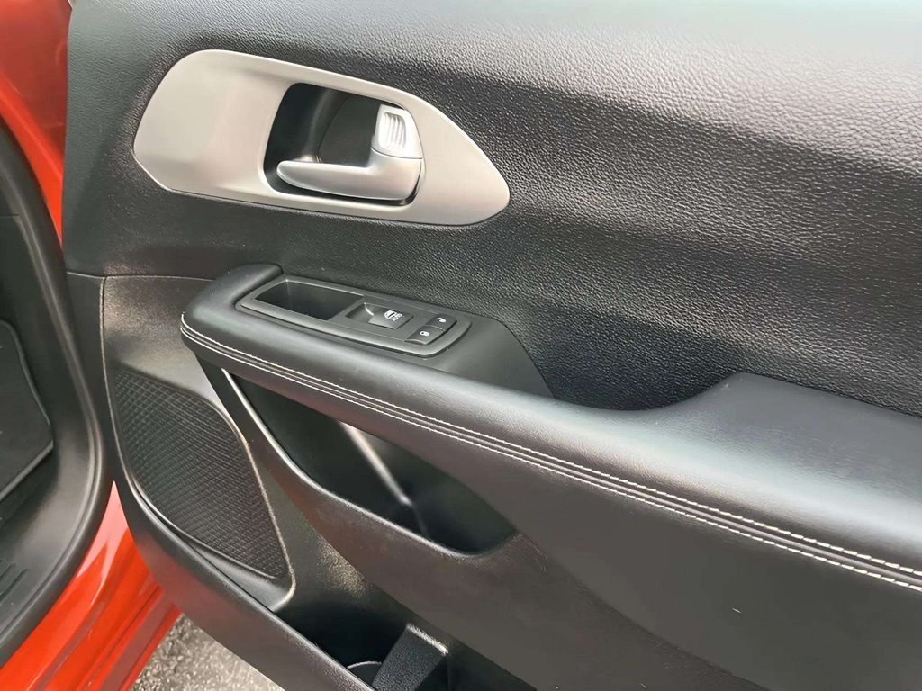 Used 2018 Chrysler Pacifica - photo 10