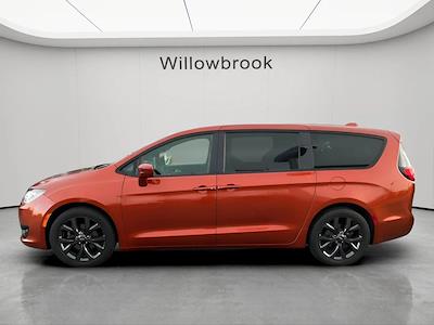 Used 2018 Chrysler Pacifica - photo 1