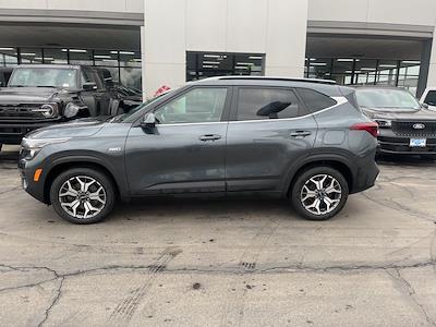 Used 2023 Kia Seltos - photo 1