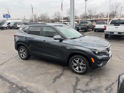 Used 2023 Kia Seltos - photo 1