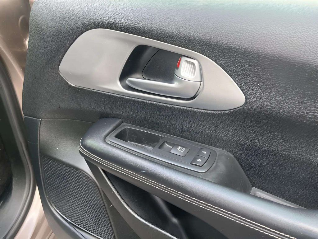 Used 2018 Chrysler Pacifica - photo 11