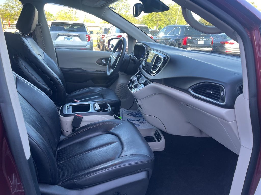 Used 2017 Chrysler Pacifica - photo 14