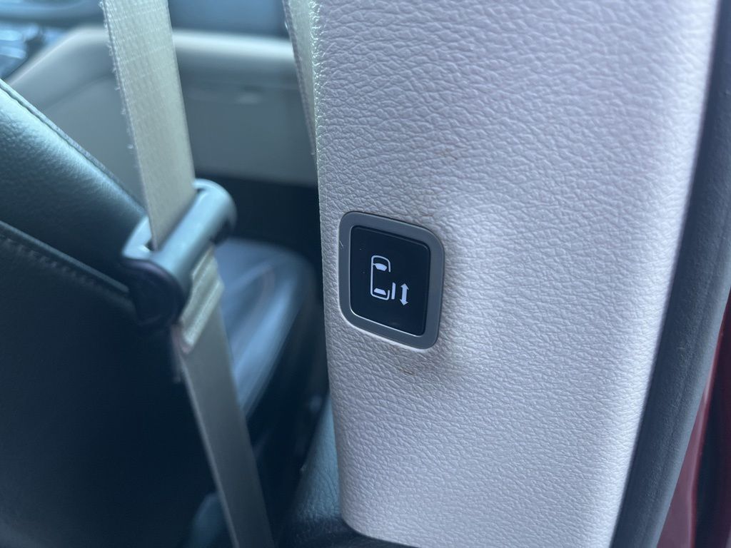 Used 2017 Chrysler Pacifica - photo 16