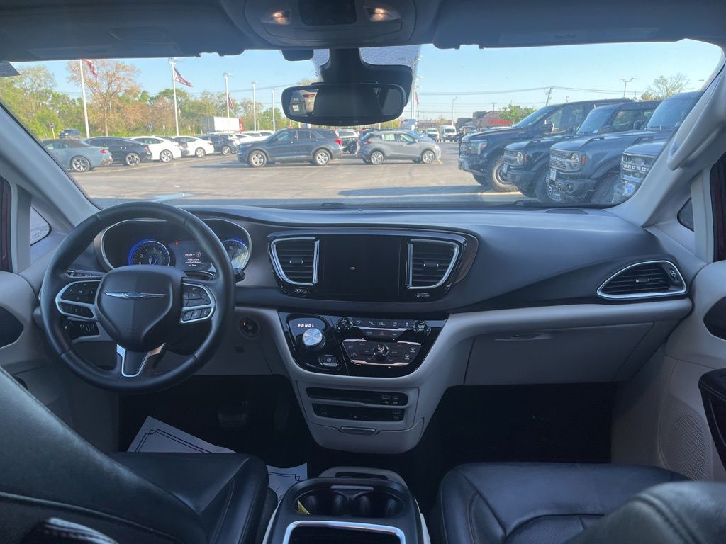 Used 2017 Chrysler Pacifica - photo 17