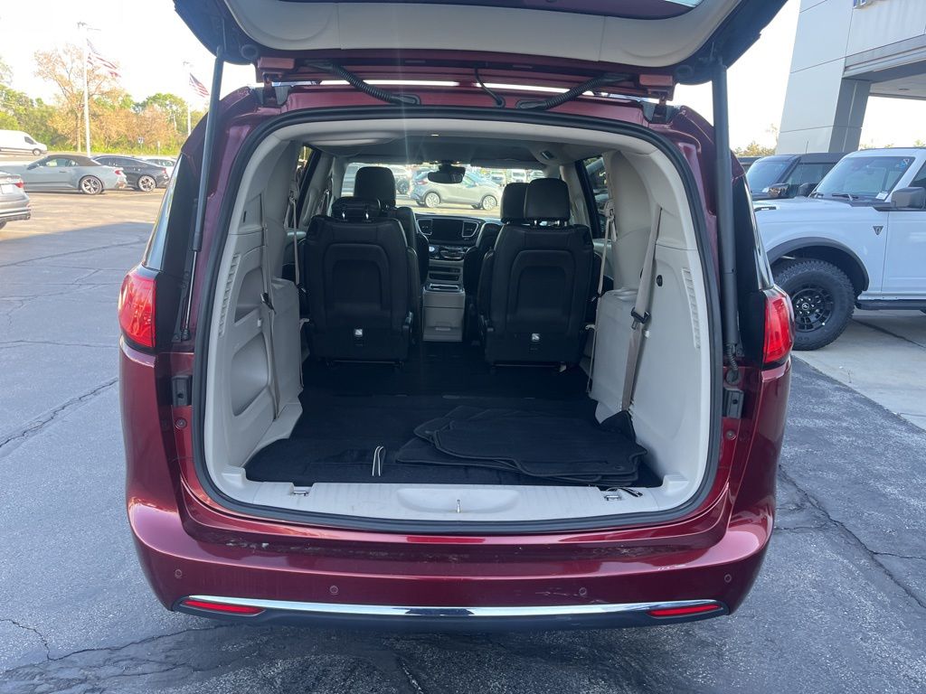 Used 2017 Chrysler Pacifica - photo 18