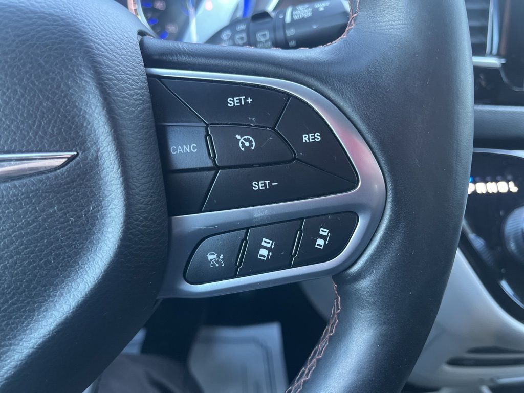 Used 2017 Chrysler Pacifica - photo 26