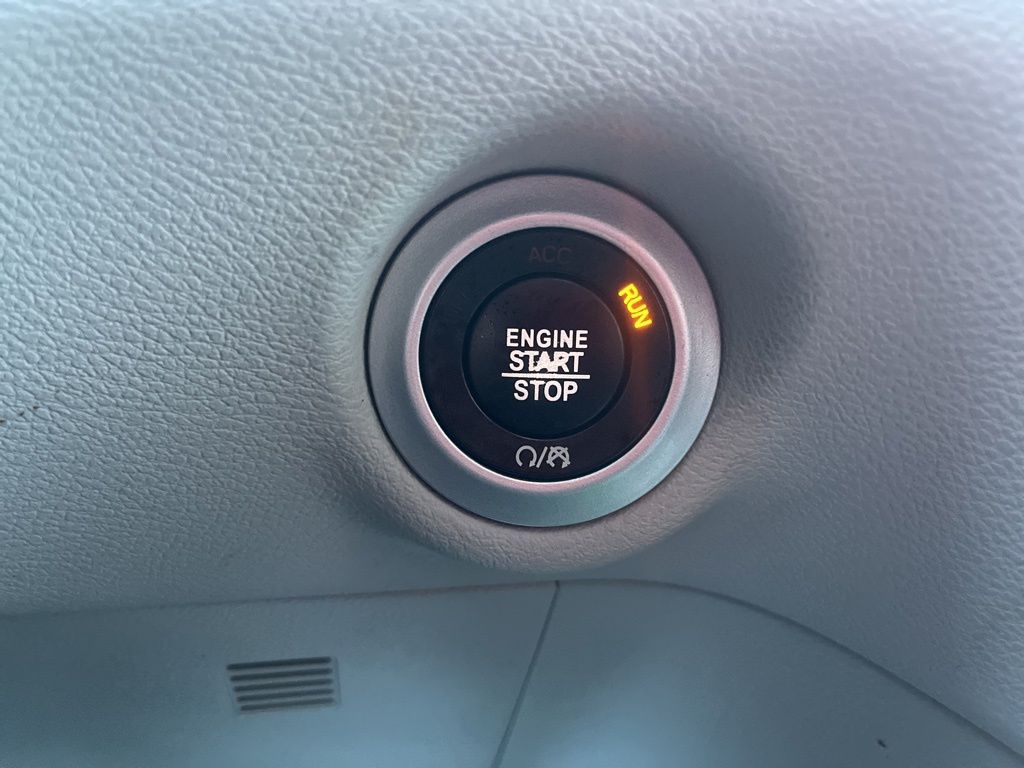 Used 2017 Chrysler Pacifica - photo 27