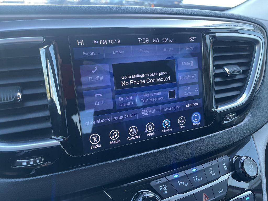 Used 2017 Chrysler Pacifica - photo 28