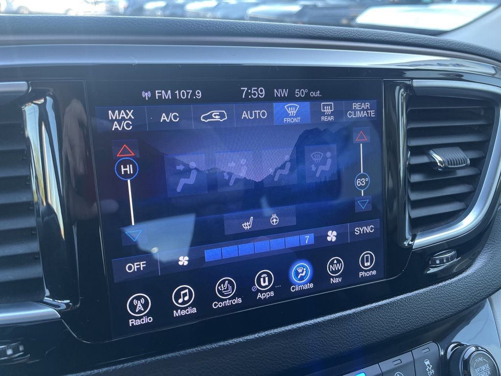 Used 2017 Chrysler Pacifica - photo 30