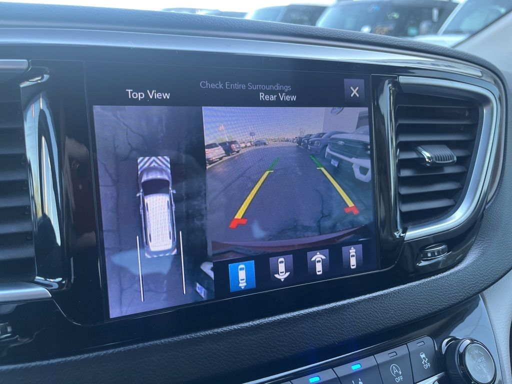 Used 2017 Chrysler Pacifica - photo 35