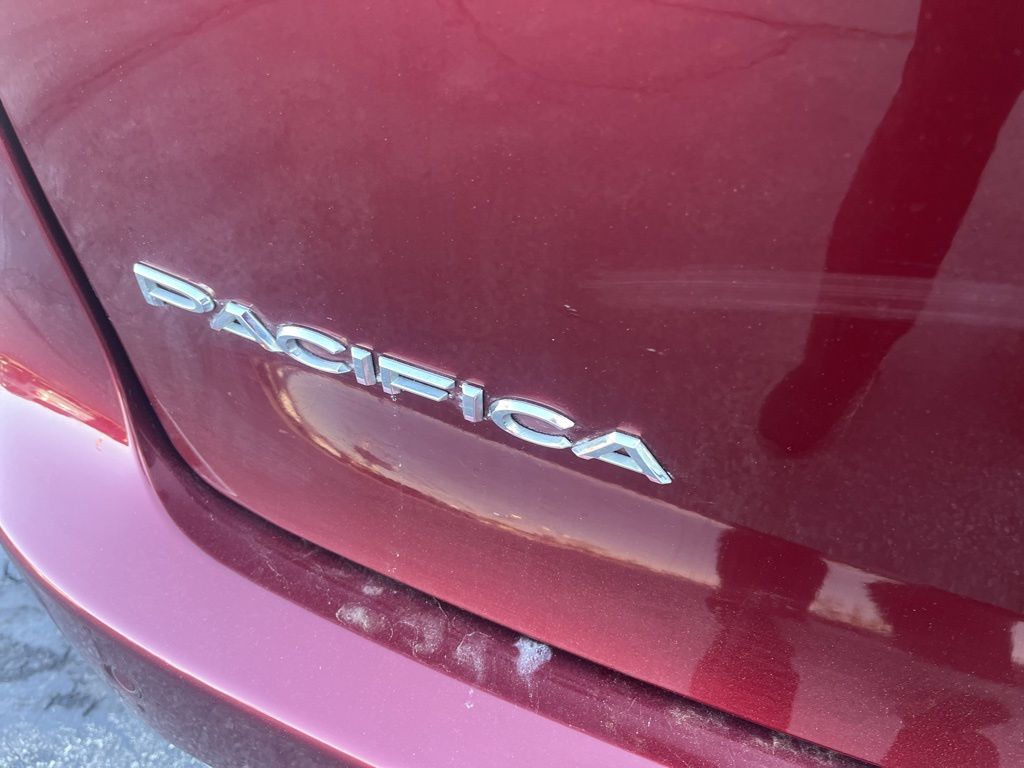 Used 2017 Chrysler Pacifica - photo 8