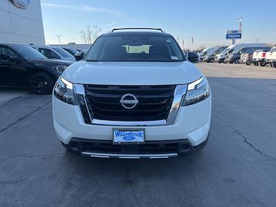 Used 2024 Nissan Pathfinder - photo 1