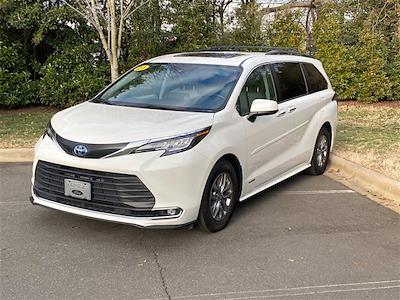 Used 2021 Toyota Sienna XLE Minivan for sale #LD02411 - photo 1