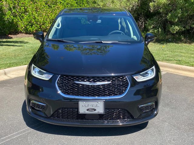 Used 2024 Chrysler Pacifica - photo 2