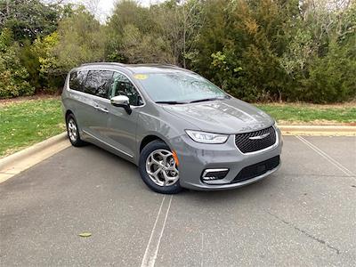 Used 2023 Chrysler Pacifica - photo 1
