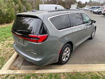Used 2023 Chrysler Pacifica - photo 1