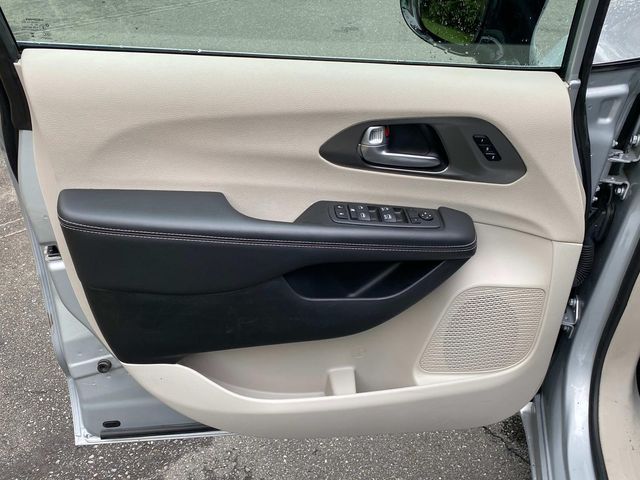 Used 2024 Chrysler Pacifica - photo 15