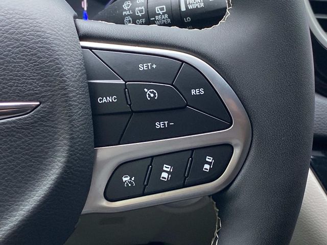 Used 2024 Chrysler Pacifica - photo 24