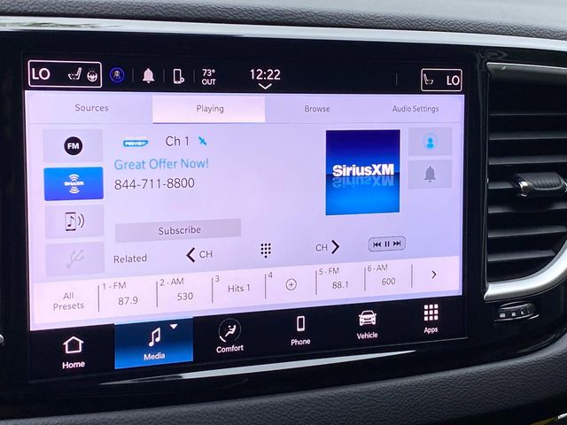 Used 2024 Chrysler Pacifica - photo 27