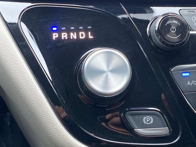 Used 2024 Chrysler Pacifica - photo 32