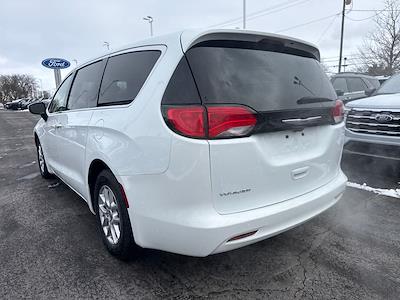 Used 2022 Chrysler Voyager LX Minivan for sale #UT15818 - photo 2