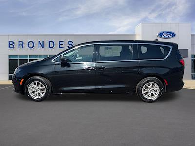 Used 2023 Chrysler Voyager - photo 1