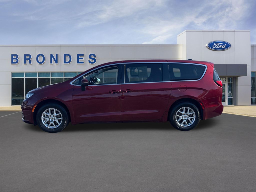 Used 2023 Chrysler Pacifica - photo 26