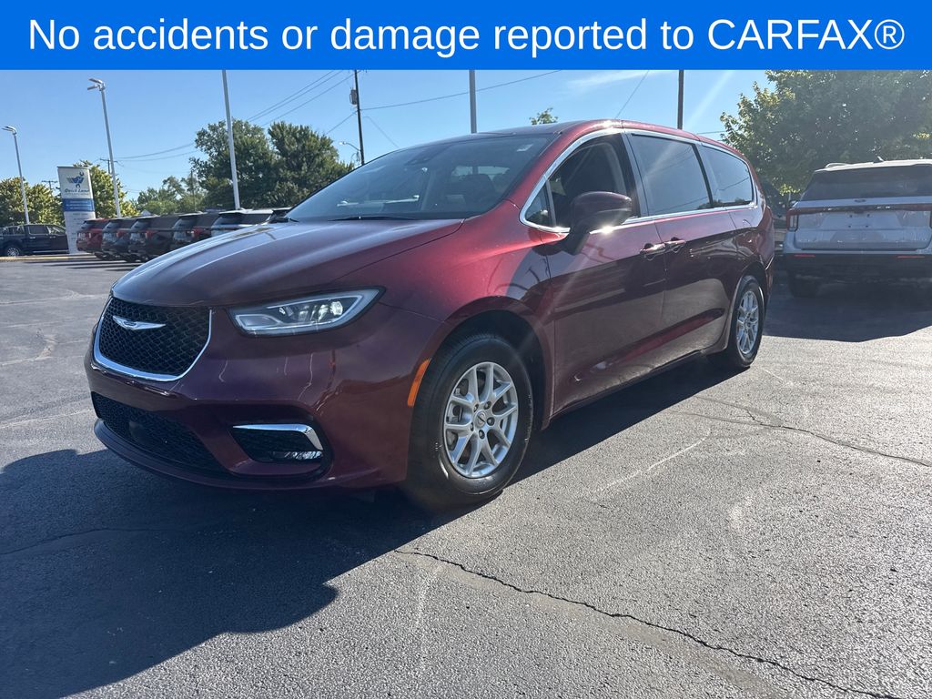 Used 2023 Chrysler Pacifica - photo 27