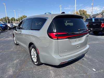 2025 Chrysler Pacifica FWD Minivan for sale #UT16600 - photo 2