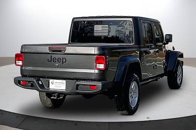 Used 2022 Jeep Gladiator - photo 1