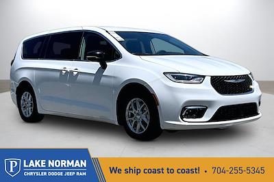 2024 Chrysler Pacifica FWD Minivan for sale #2LN3236 - photo 1
