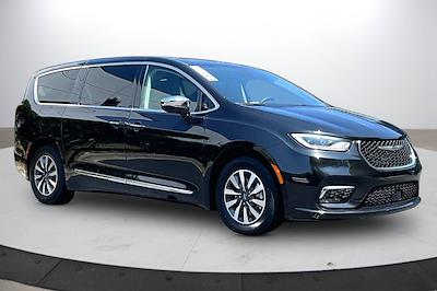 2023 Chrysler Pacifica FWD Minivan for sale #2LN3442 - photo 2