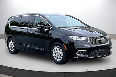 2025 Chrysler Pacifica FWD Minivan for sale #2LN3538 - photo 2