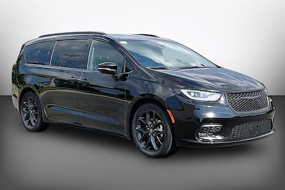 2025 Chrysler Pacifica FWD Minivan for sale #2LN3666 - photo 1
