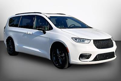 2025 Chrysler Pacifica FWD Minivan for sale #2LN3675 - photo 1