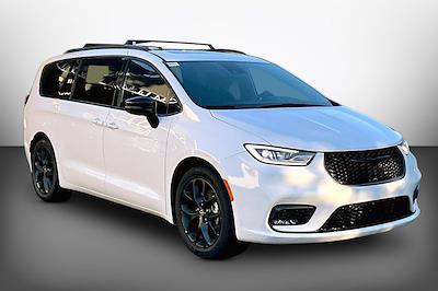 2025 Chrysler Pacifica FWD Minivan for sale #2LN3739 - photo 1