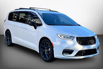 2025 Chrysler Pacifica FWD Minivan for sale #2LN3739 - photo 2